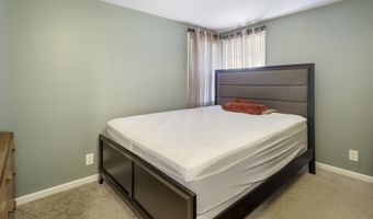 28 Rowe Pl, Bristol, CT 06010