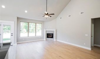 1 Nairn Ln, Bella Vista, AR 72715