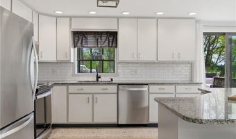 5 Aurora Dr, Cumberland, RI 02864
