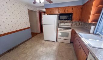 100 Chadwick Ln, Austintown, OH 44515
