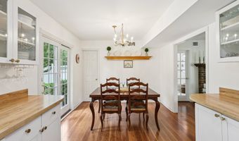 135 Ivy Hill Dr, Aberdeen, NJ 07747