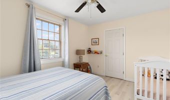 27 Ocean View Dr, Middletown, RI 02842