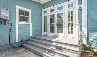 111 4th St, Apalachicola, FL 32320