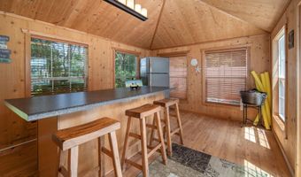 35 Shinnecock Hills Dr, Albany, NY 12205