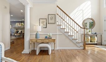 35 Lilac Ln, Danbury, CT 06810