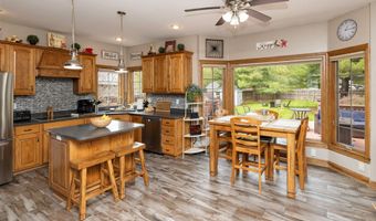 616 3rd Ave NW, Altoona, IA 50009