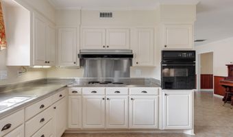 1215 N State St, Abbeville, LA 70510