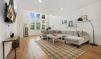 433 SW B St, Bentonville, AR 72712