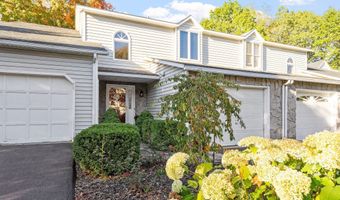 38 Woodside Dr, Albany, NY 12208