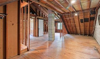 5 Fanwood Ct, West Milford, NJ 07421
