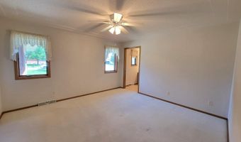 2710 Railroad Cir, Aberdeen, SD 57401