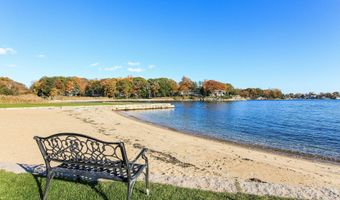 11 Harbour Vlg B, Branford, CT 06405