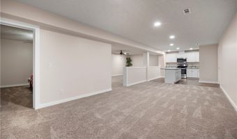160 Eagle Cir, Amherst, OH 44001