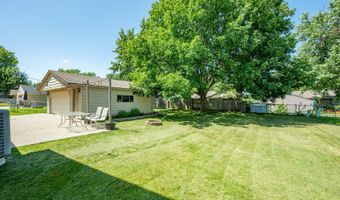 1103 4th St NW, Altoona, IA 50009