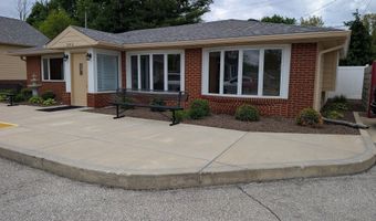 305 E 38th St, Anderson, IN 46013