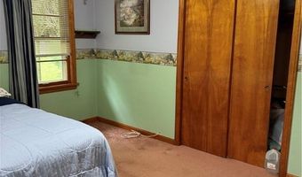 135 Ridgeland Dr, Amherst, OH 44001