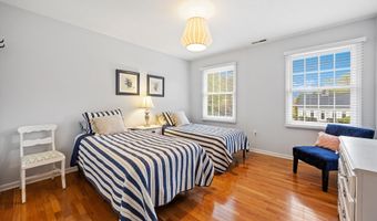 1274 Cheshire St, Cheshire, CT 06410