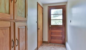44 Cindy Ln, Warwick, RI 02886