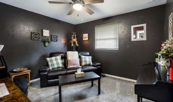 302 S EAST St, Abingdon, IL 61410