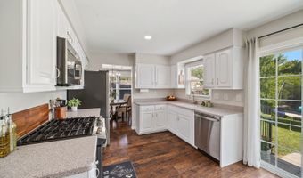 375 Partridge Ct, Algonquin, IL 60102