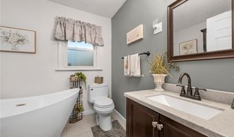 984 Cleveland Ave, Amherst, OH 44001