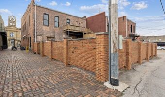 11 Benton Ave E, Albia, IA 52531