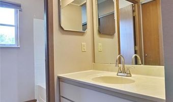 1005 Pocono Trl, Ballwin, MO 63021