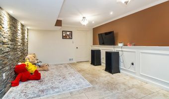 2429 S FRONT St, Allentown, PA 18103