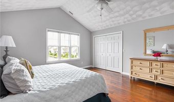 149 Cheshire Dr, Cranston, RI 02921