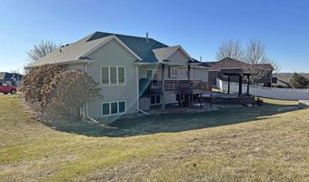 2225 E Byrum Cir, Brandon, SD 57005