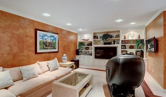4744 34TH St N, Arlington, VA 22207