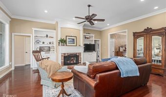 10037 Ferry Creek Dr, Shreveport, LA 71106