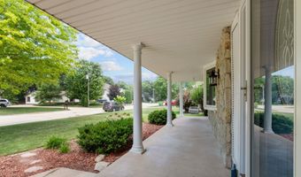 1330 N BRIARCLIFF Dr, Appleton, WI 54915
