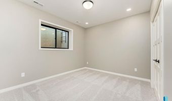 405 N Sunshine Ave, Brandon, SD 57005