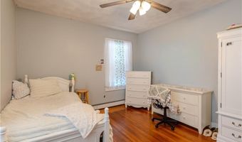 1640 Cranston St, Cranston, RI 02920
