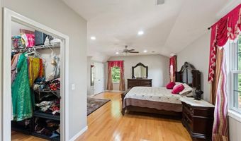 14 Longbrook Dr, Cumberland, RI 02864