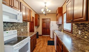 905 Parallel St, Atchison, KS 66002