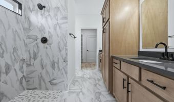 2021 Approach Dr, Auburn, IN 46706