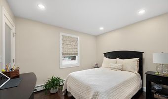 7 Robins Way, North Providence, RI 02904
