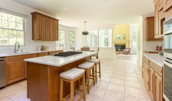 7009 PERSIMMON TREE Rd, Bethesda, MD 20817