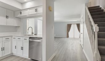 2403 S WALTER REED Dr S, Arlington, VA 22206