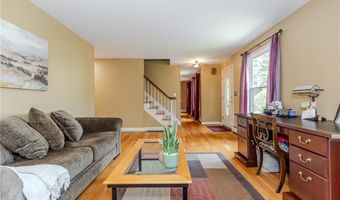 41 Holly Hill Ln, Cranston, RI 02921