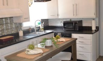 409 E. Elm St, Albion, IL 62806