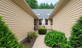 2 Turnberry Cir 113, Bedford, NH 03110