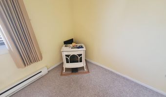 32 Cortland Cir, Bangor, ME 04401