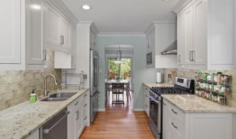 8304 BRIAR CREEK Dr, Annandale, VA 22003