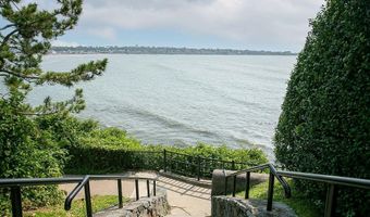 1 Seaview Ave 4, Newport, RI 02840