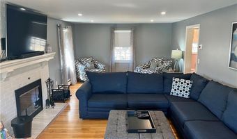 45 Rosemary St, Cranston, RI 02920