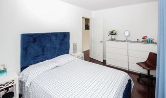 40 Grove Pl, Danbury, CT 06810