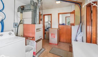 320 S 2Nd St, Albia, IA 52531